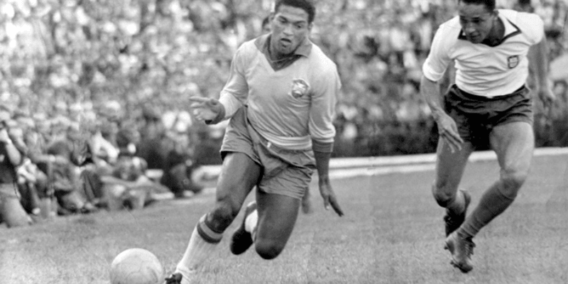 10 Cầu Thủ Vĩ Đại Nhất Lịch Sử: Ronaldo ở vị trí khá bất ngờ 3 Cầu thủ Garrincha